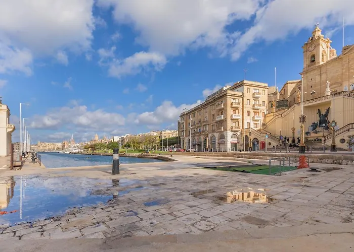 Bormla - Comfortable Two Bedroom Apartment