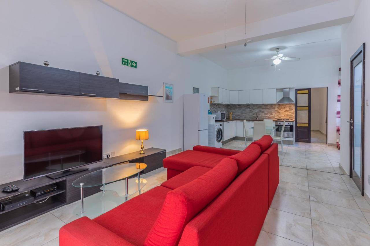 Bormla - Comfortable Two Bedroom *